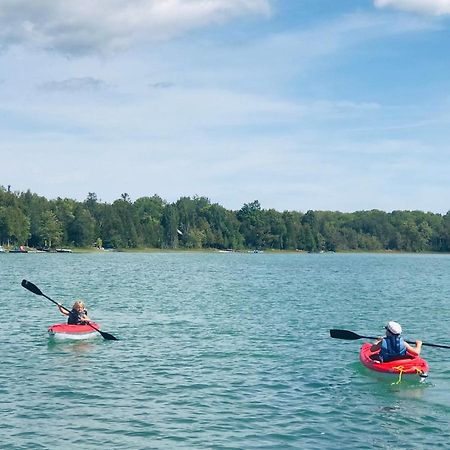 Miller Lake Lakefront Hope Lodge מראה חיצוני תמונה