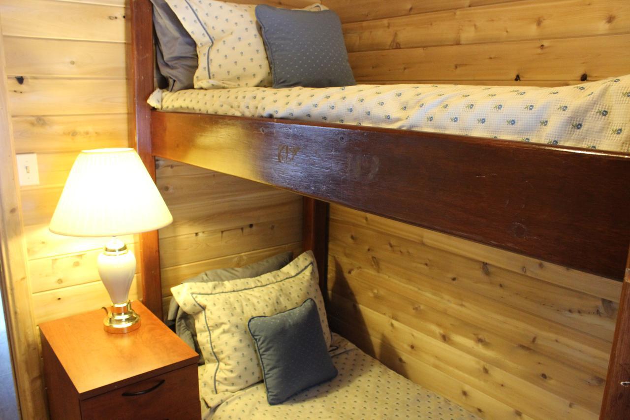 Miller Lake Lakefront Hope Lodge מראה חיצוני תמונה