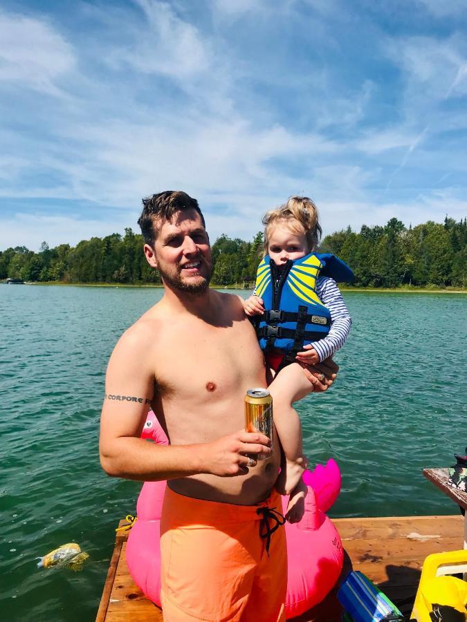 Miller Lake Lakefront Hope Lodge מראה חיצוני תמונה