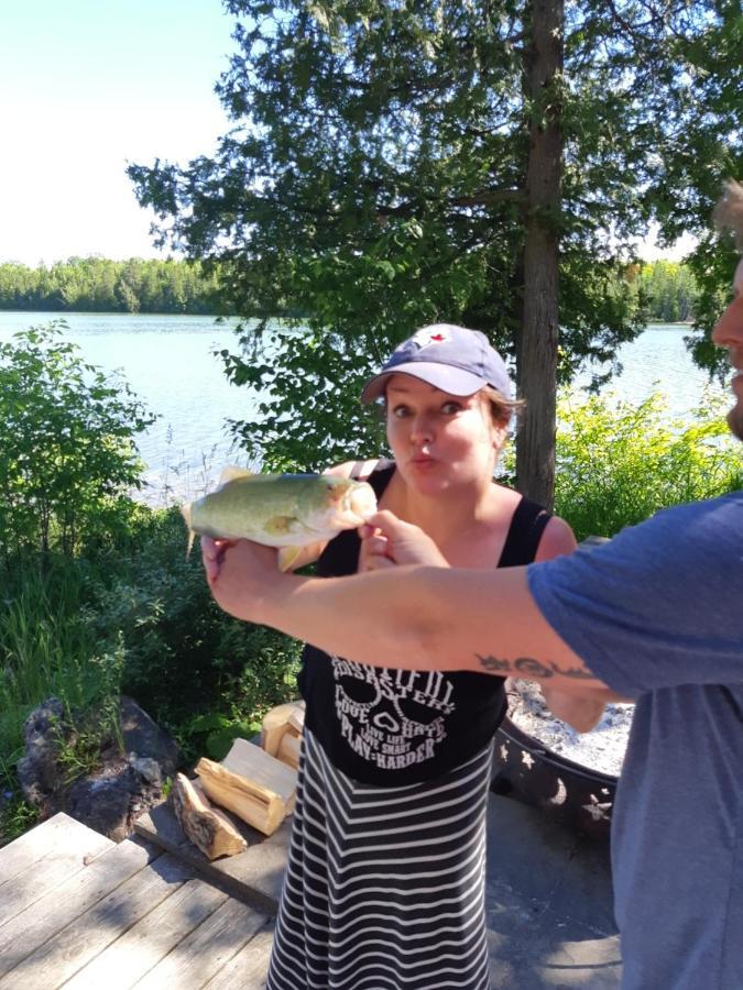 Miller Lake Lakefront Hope Lodge מראה חיצוני תמונה