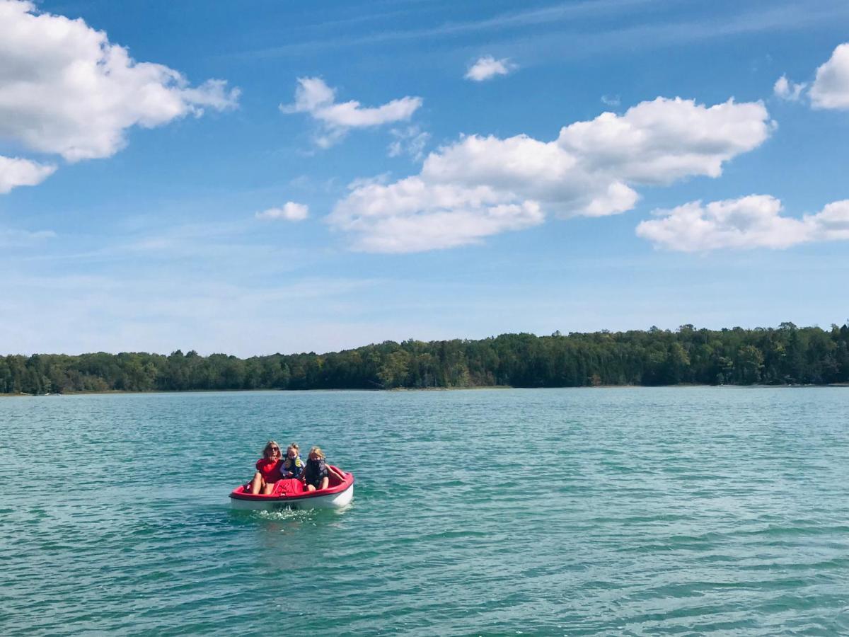 Miller Lake Lakefront Hope Lodge מראה חיצוני תמונה